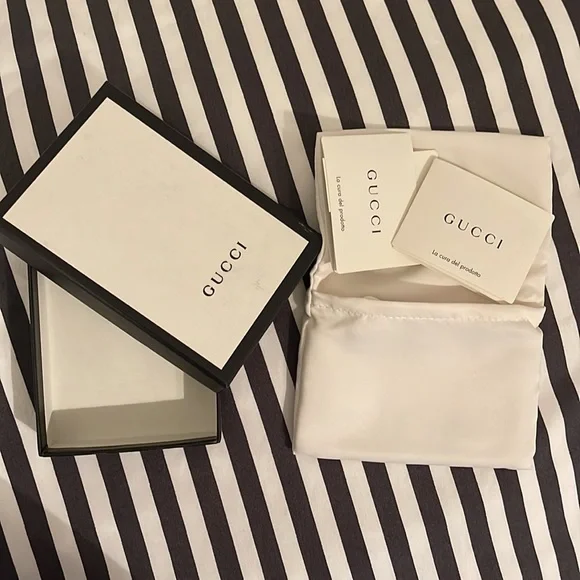 Gucci - Picture 2 of 4